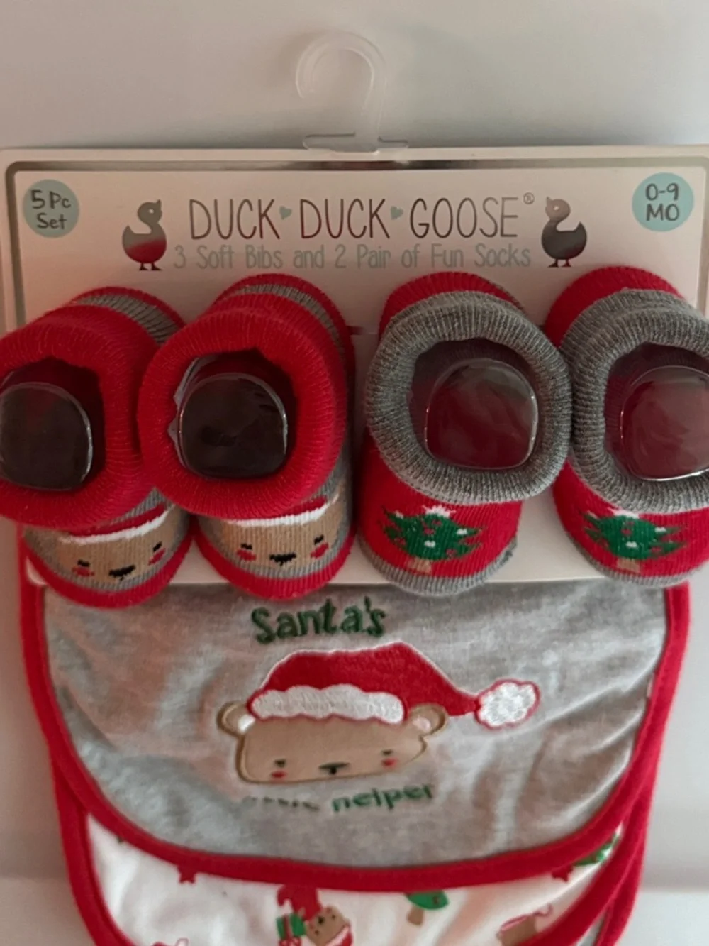 Christmas nwt Santa's Little Helper Baby Bib and Sock Set 0 - 9 months